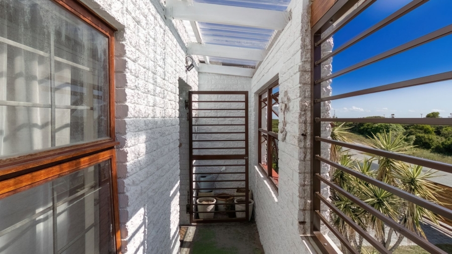 4 Bedroom Property for Sale in Pearly Beach Western Cape